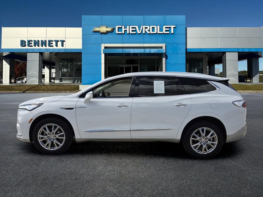 Used 2024 Buick Enclave Essence w/ Experience Buick Package AWD/4WD image 3
