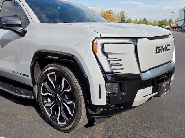 Used 2024 GMC Sierra EV Denali AWD/4WD image 17