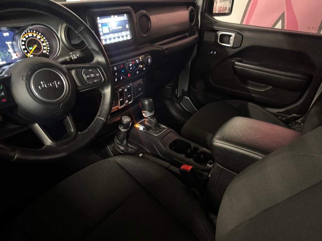 Used 2021 Jeep Gladiator Willys image 16