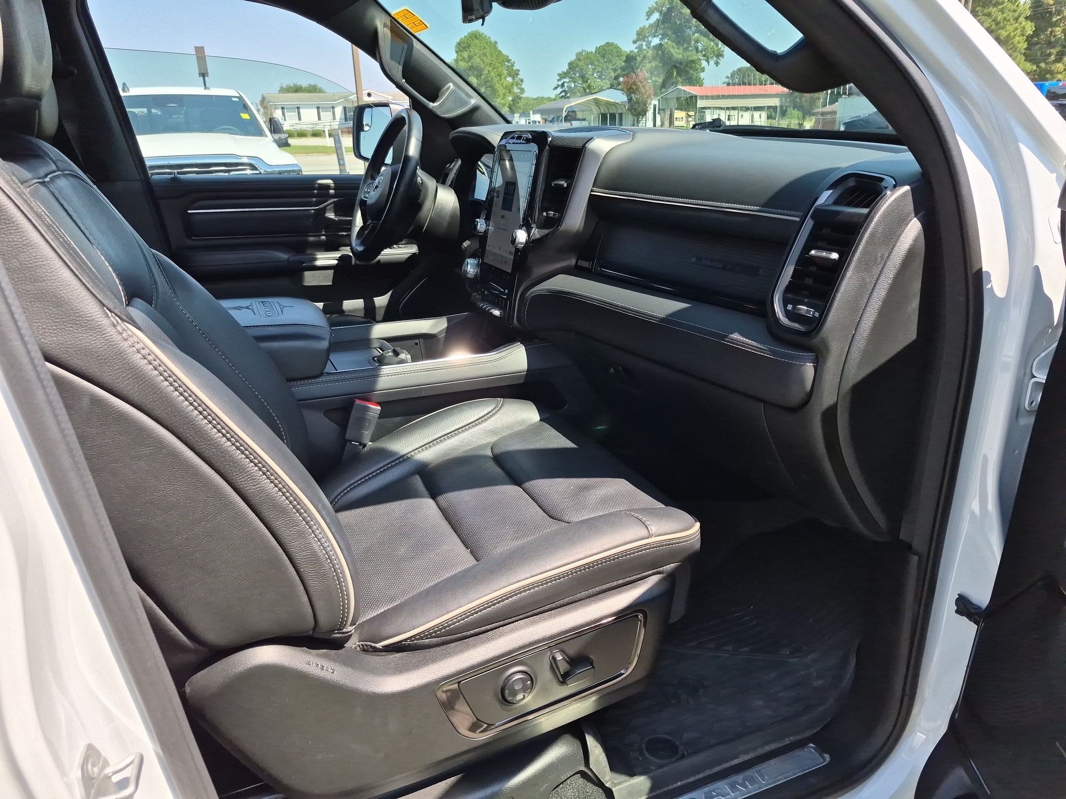Used 2023 RAM 1500 Limited AWD/4WD image 21