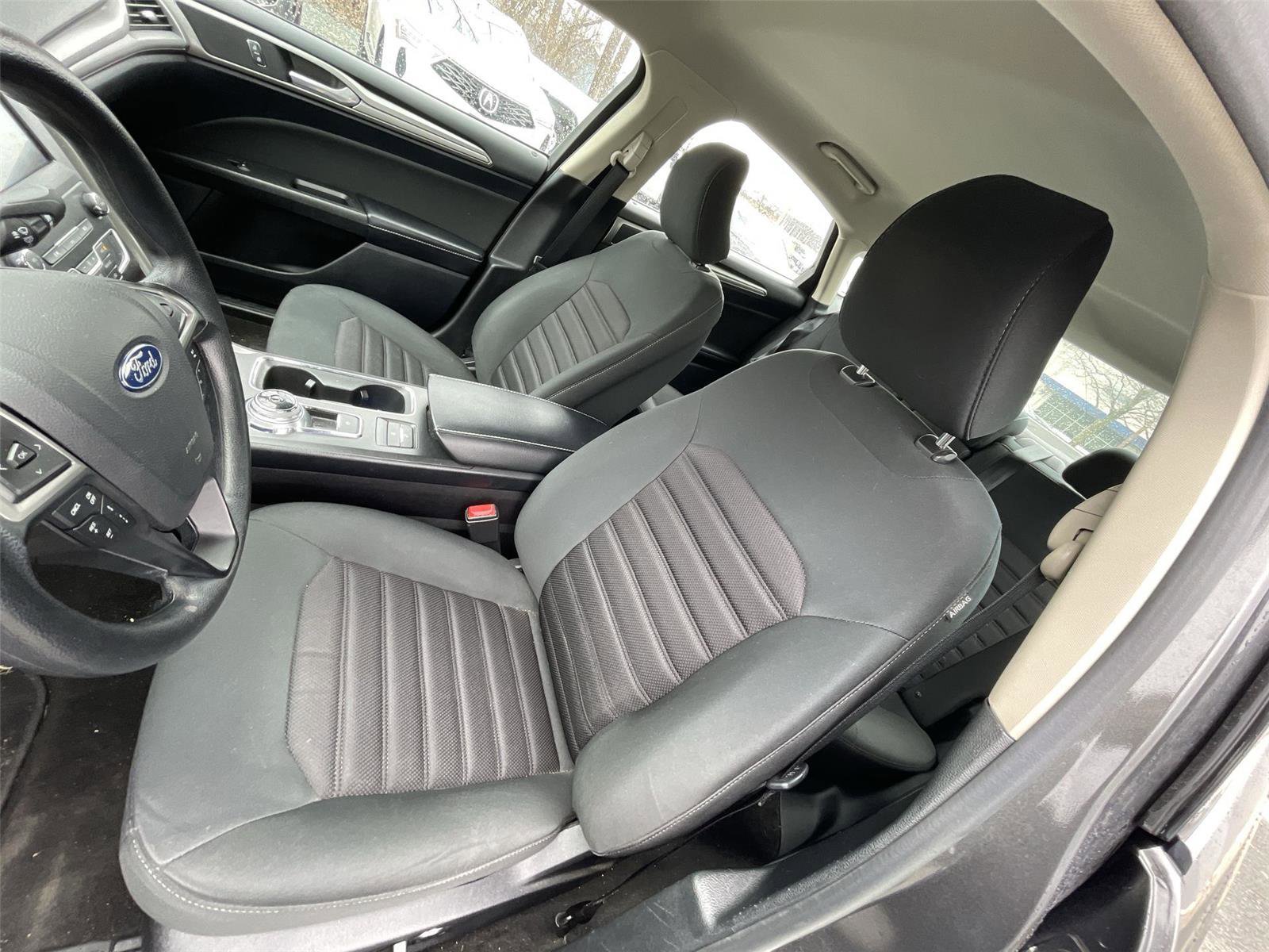 Used 2019 Ford Fusion SE image 14