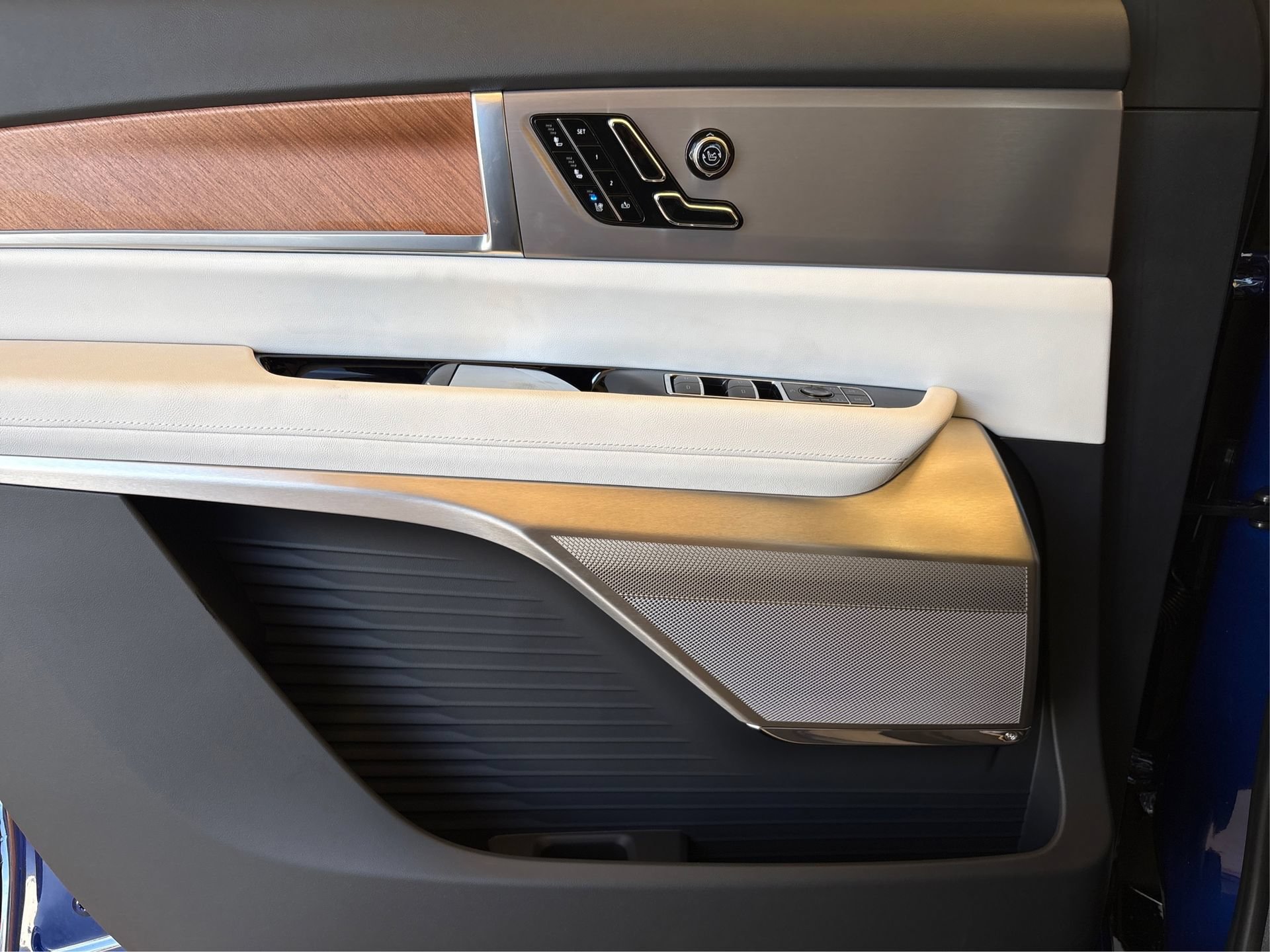New 2027 Cadillac Vistiq Sport AWD/4WD image 20