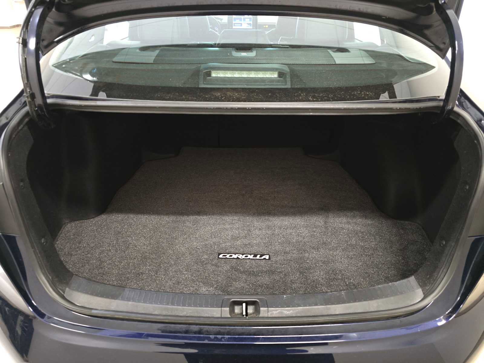 Certified 2022 Toyota Corolla XLE w/ Carpet Mat Package (TMS) FWD image 32