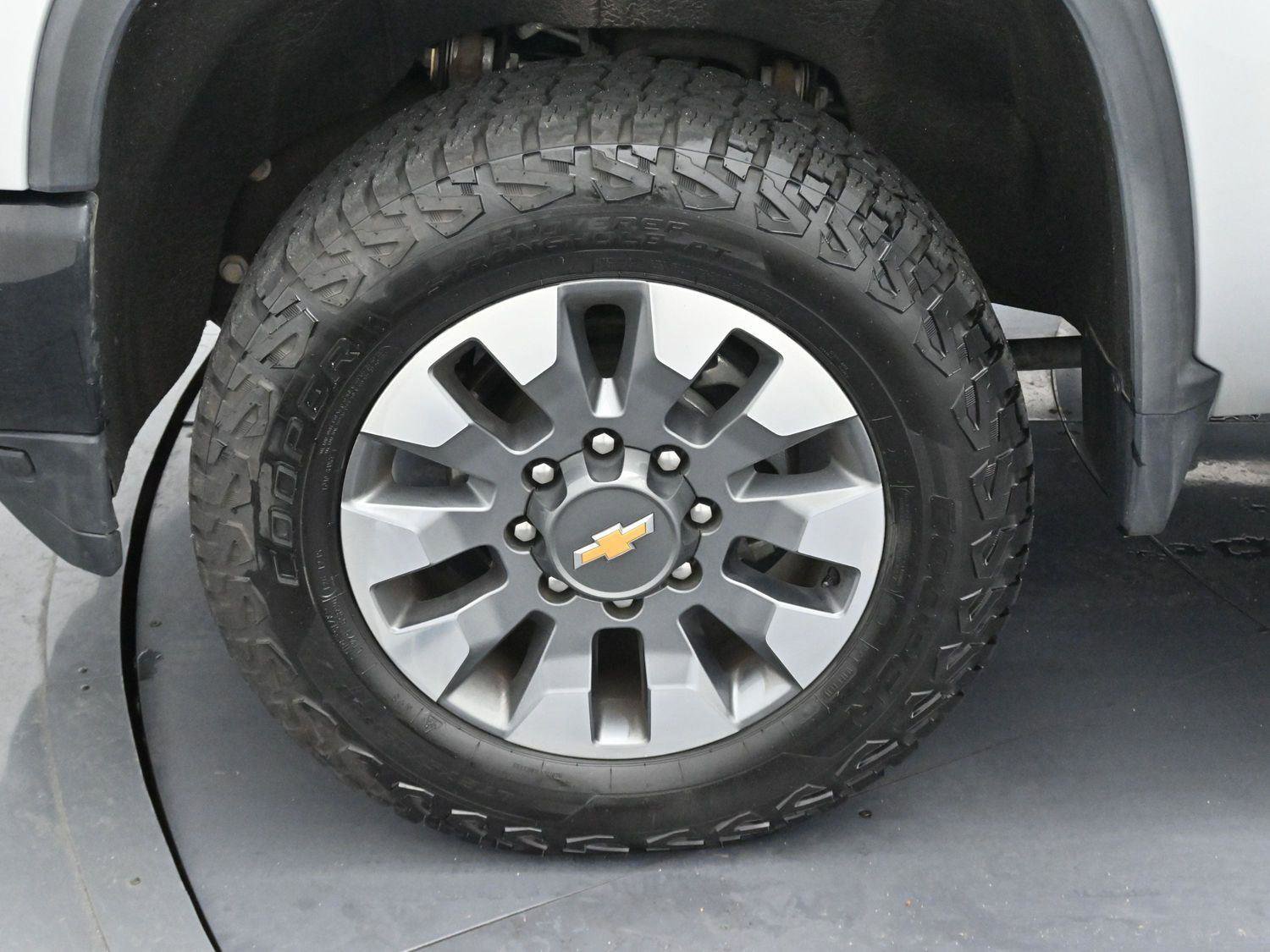 Used 2022 Chevrolet Silverado 2500 Custom w/ Custom Value Package image 34