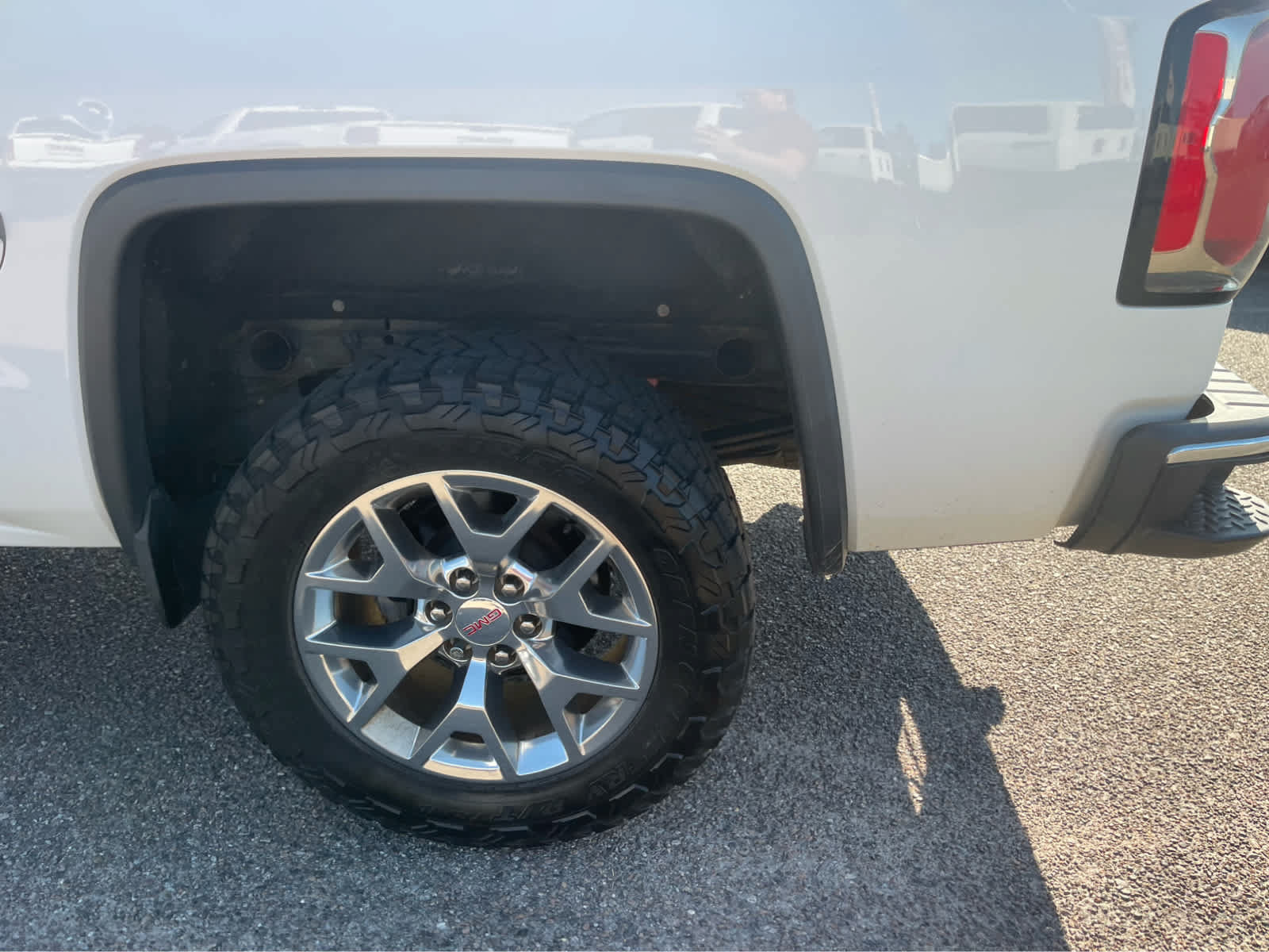 Used 2023 GMC Sierra 1500 AT4 w/ AT4 Premium Package AWD/4WD image 8