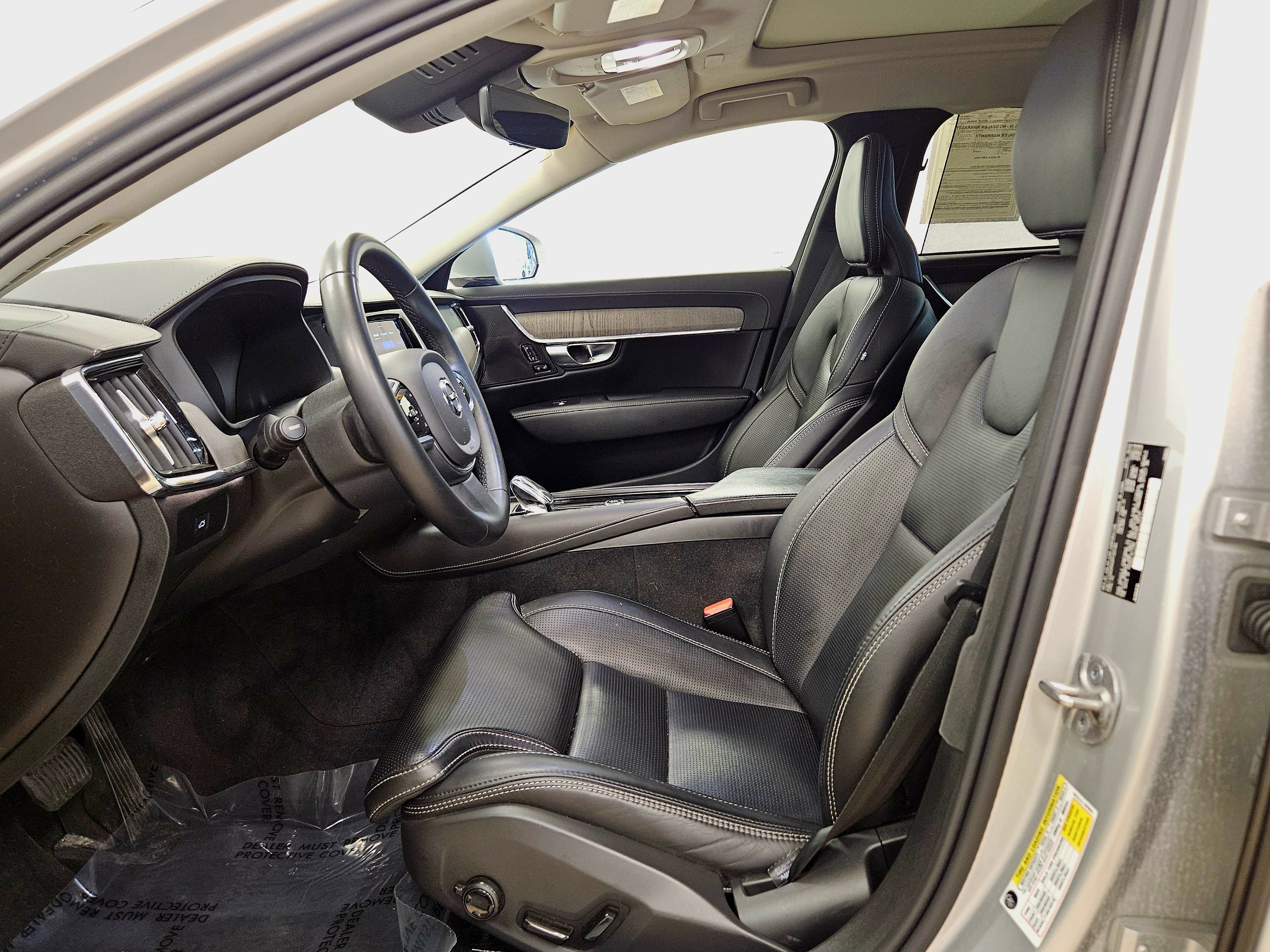 Used 2023 Volvo S90 B6 Ultimate w/ Protection Package Premier image 8