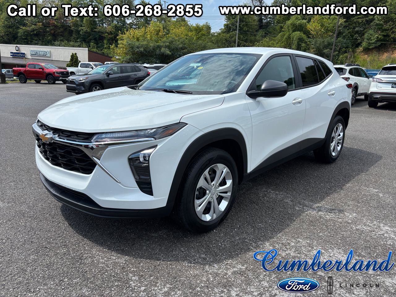 Used 2025 Chevrolet Trax LS image 1