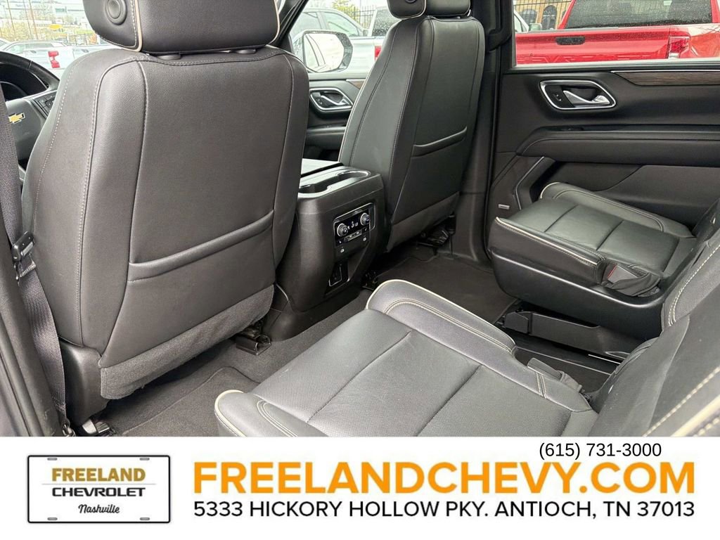 Used 2023 Chevrolet Suburban Premier image 17