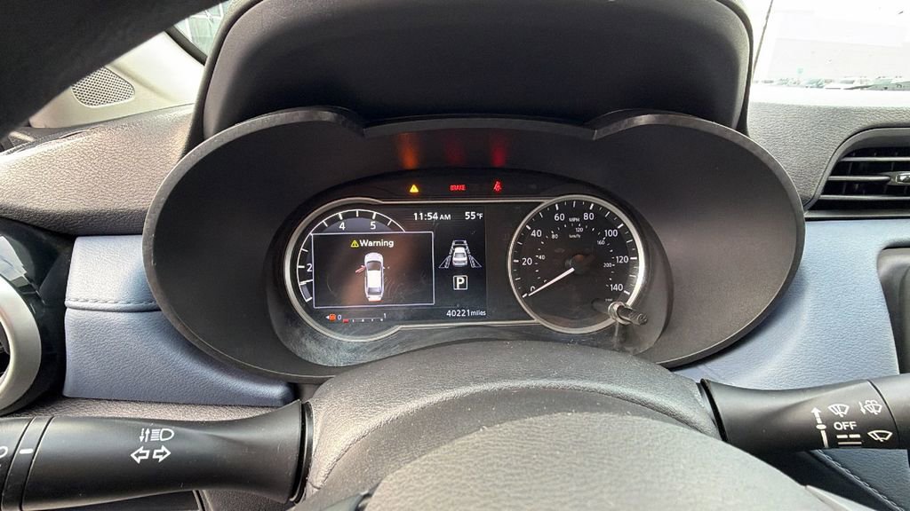 Used 2023 Nissan Versa SV image 29