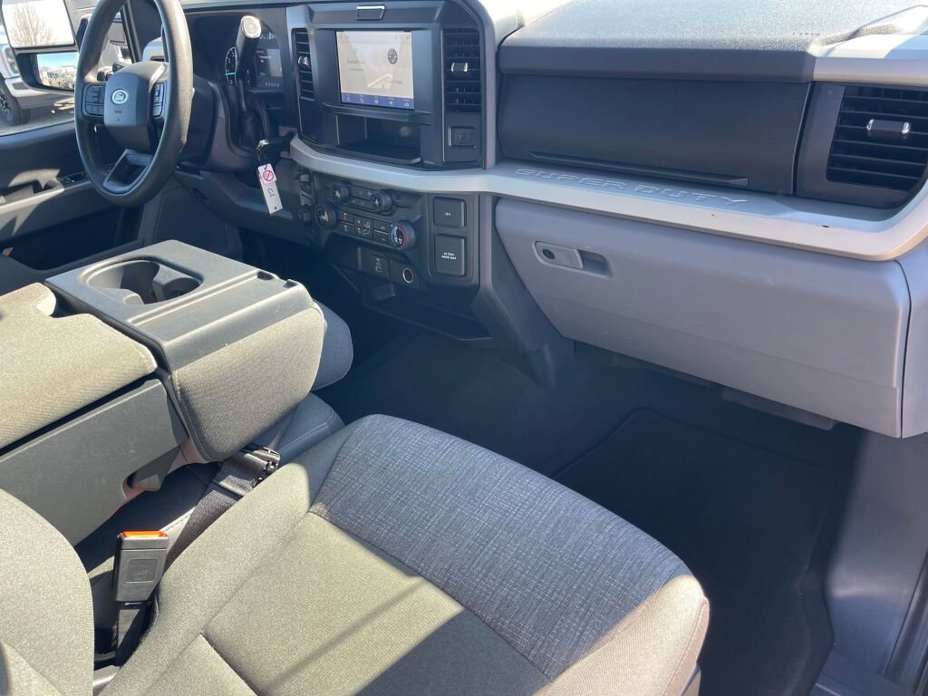 Used 2025 Ford F250 XLT w/ Snow Plow Prep Package image 21