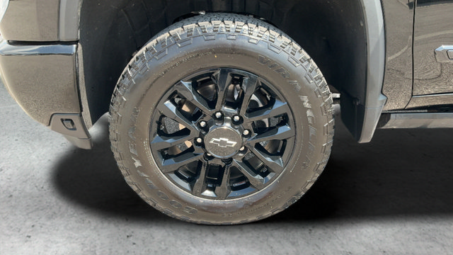 Used 2025 Chevrolet Silverado 2500 High Country w/ High Country Premium Package AWD/4WD image 26