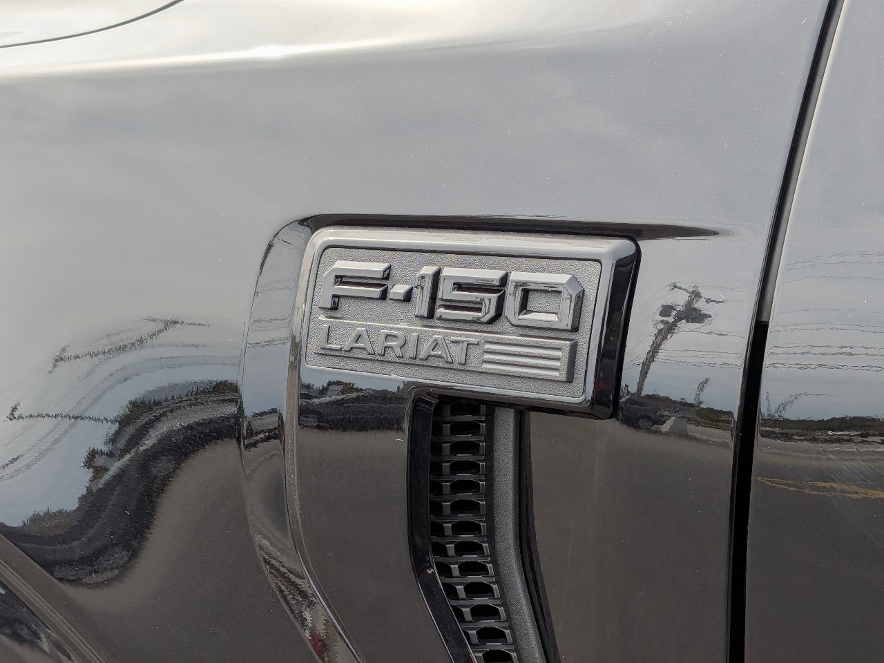 New 2026 Ford F150 Lariat w/ Equipment Group 501A Mid AWD/4WD image 11