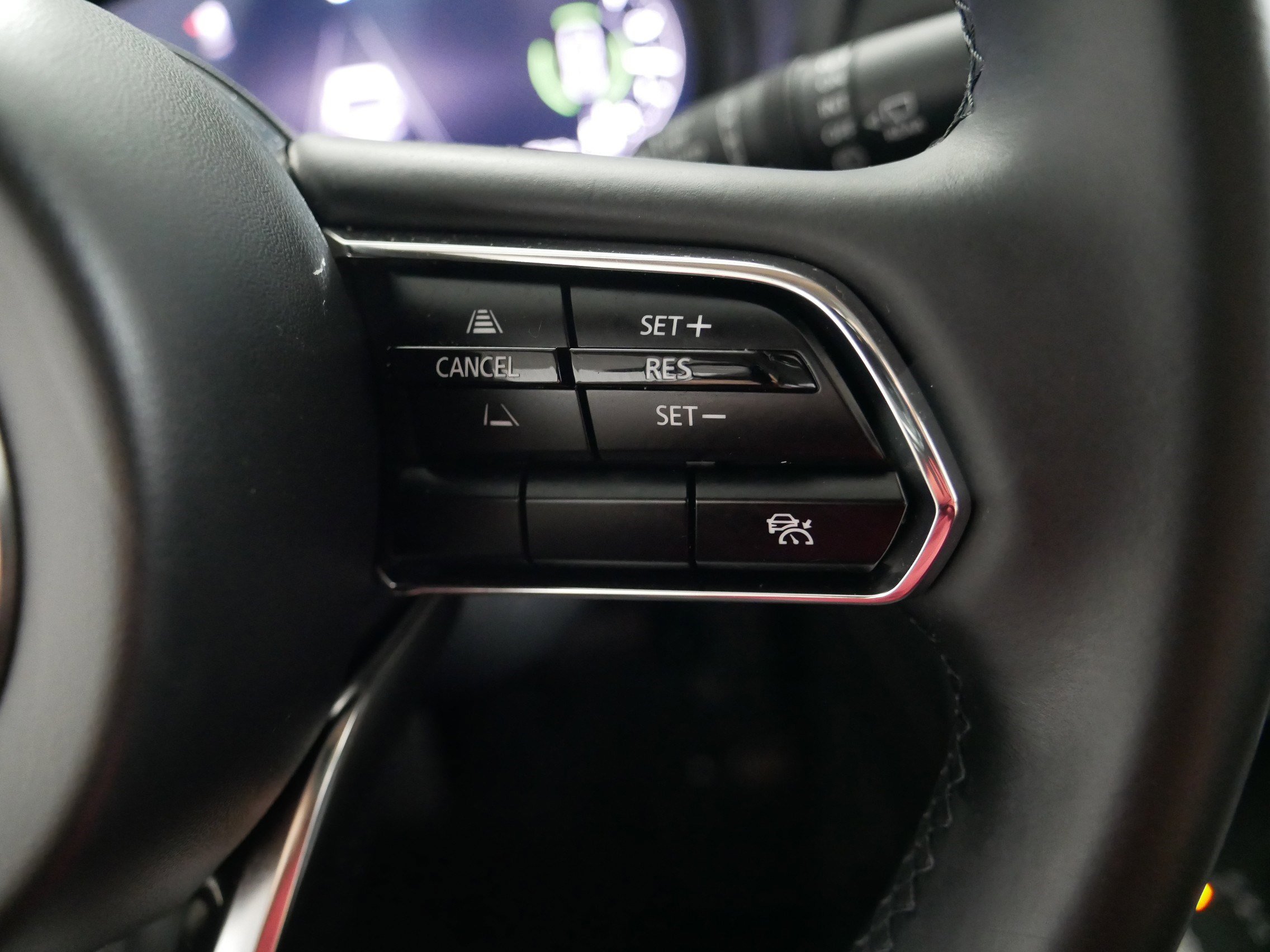 Used 2024 MAZDA CX-90 Plug-In Hybrid w/ Preferred AWD/4WD image 28