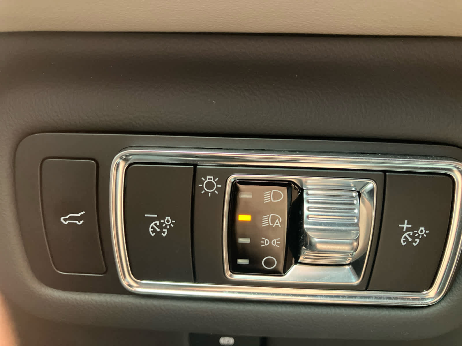 Used 2025 Lincoln Nautilus Premier AWD/4WD image 14