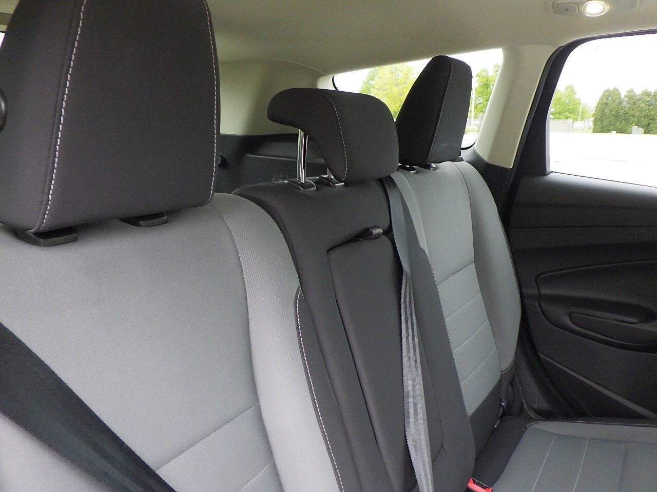 Used 2016 Ford Escape SE FWD image 18