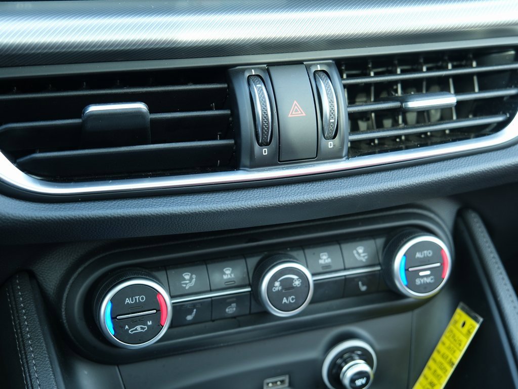 Used 2024 Alfa Romeo Stelvio Veloce image 22