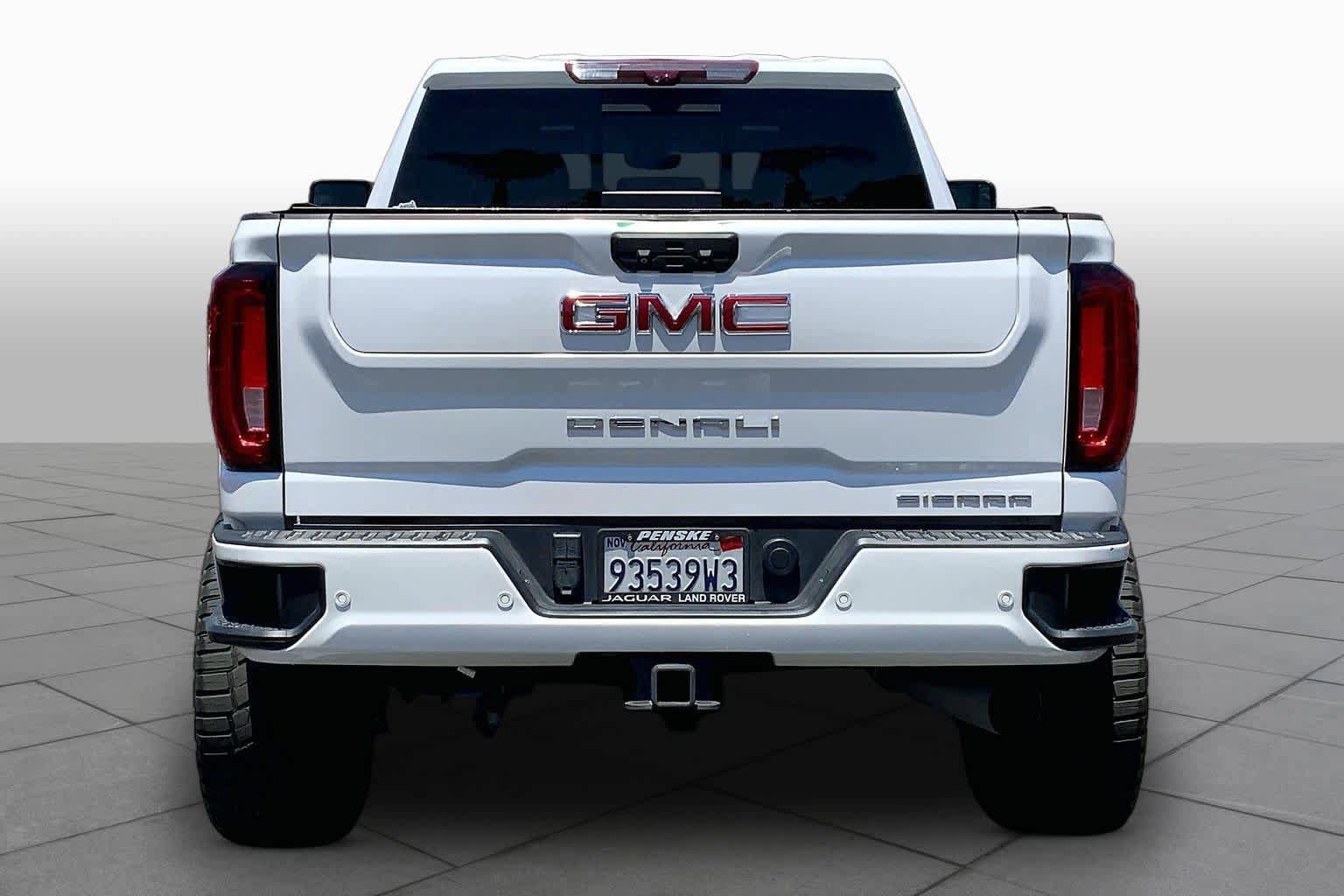 Used 2023 GMC Sierra 2500 Denali w/ Denali Ultimate Package AWD/4WD image 4