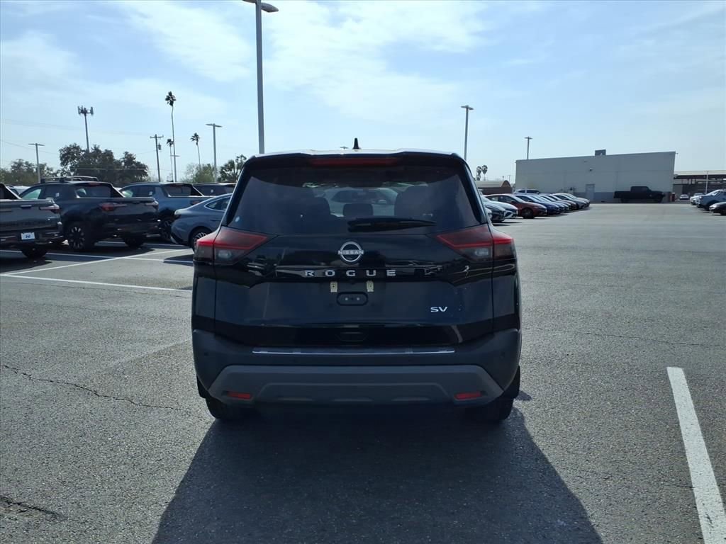 Used 2022 Nissan Rogue SV image 4
