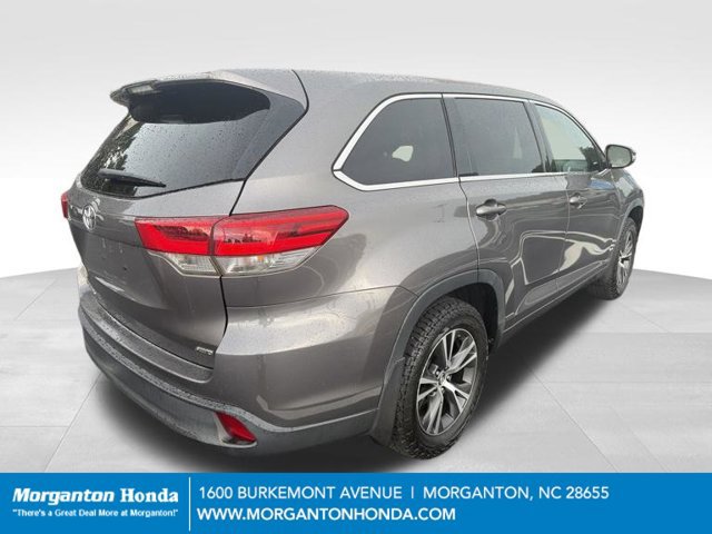 Used 2017 Toyota Highlander LE AWD/4WD image 7