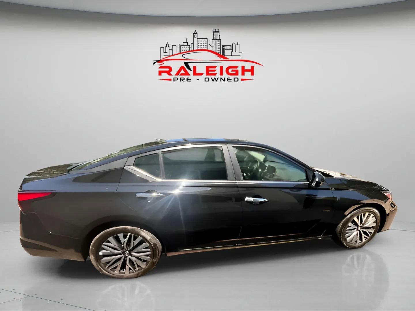 Used 2023 Nissan Altima 2.5 SV image 8