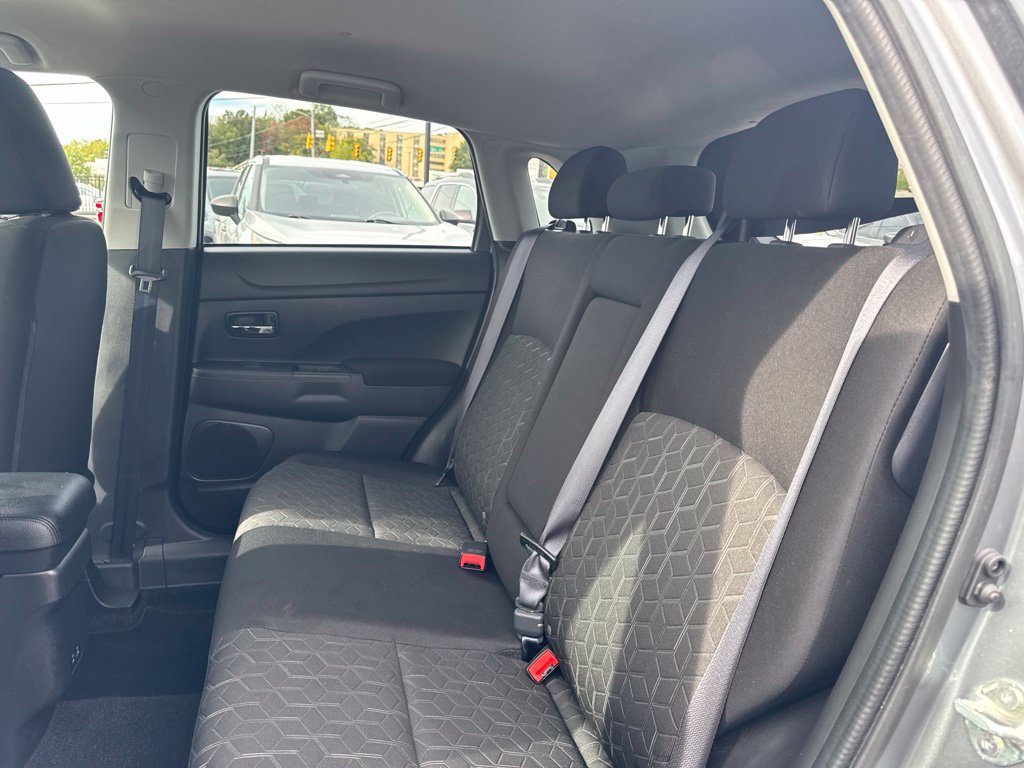 Used 2025 Mitsubishi Outlander Sport AWD image 25