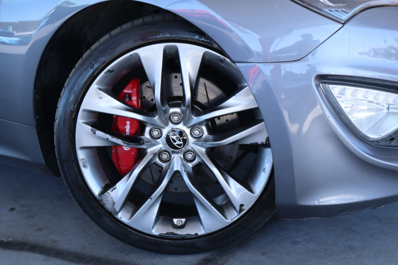 Used 2014 Hyundai Genesis 3.8 image 3