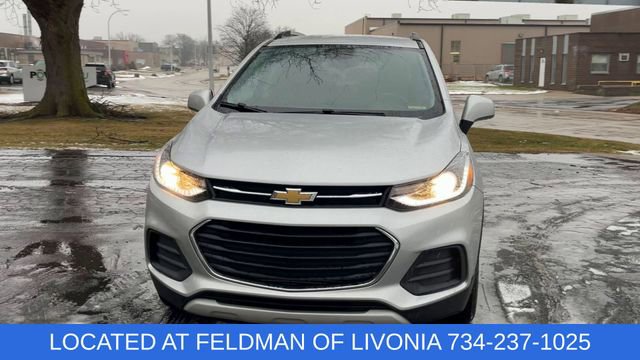 Certified 2022 Chevrolet Trax LT w/ LT Convenience Package image 3