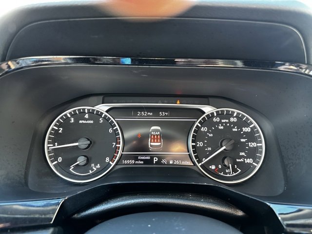 Used 2024 Nissan Pathfinder SV image 29