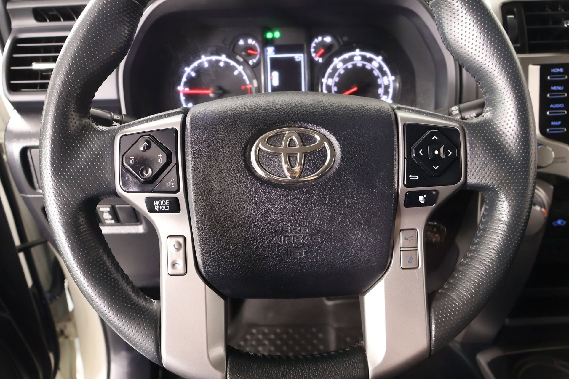 Used 2020 Toyota 4Runner SR5 Premium AWD/4WD image 3