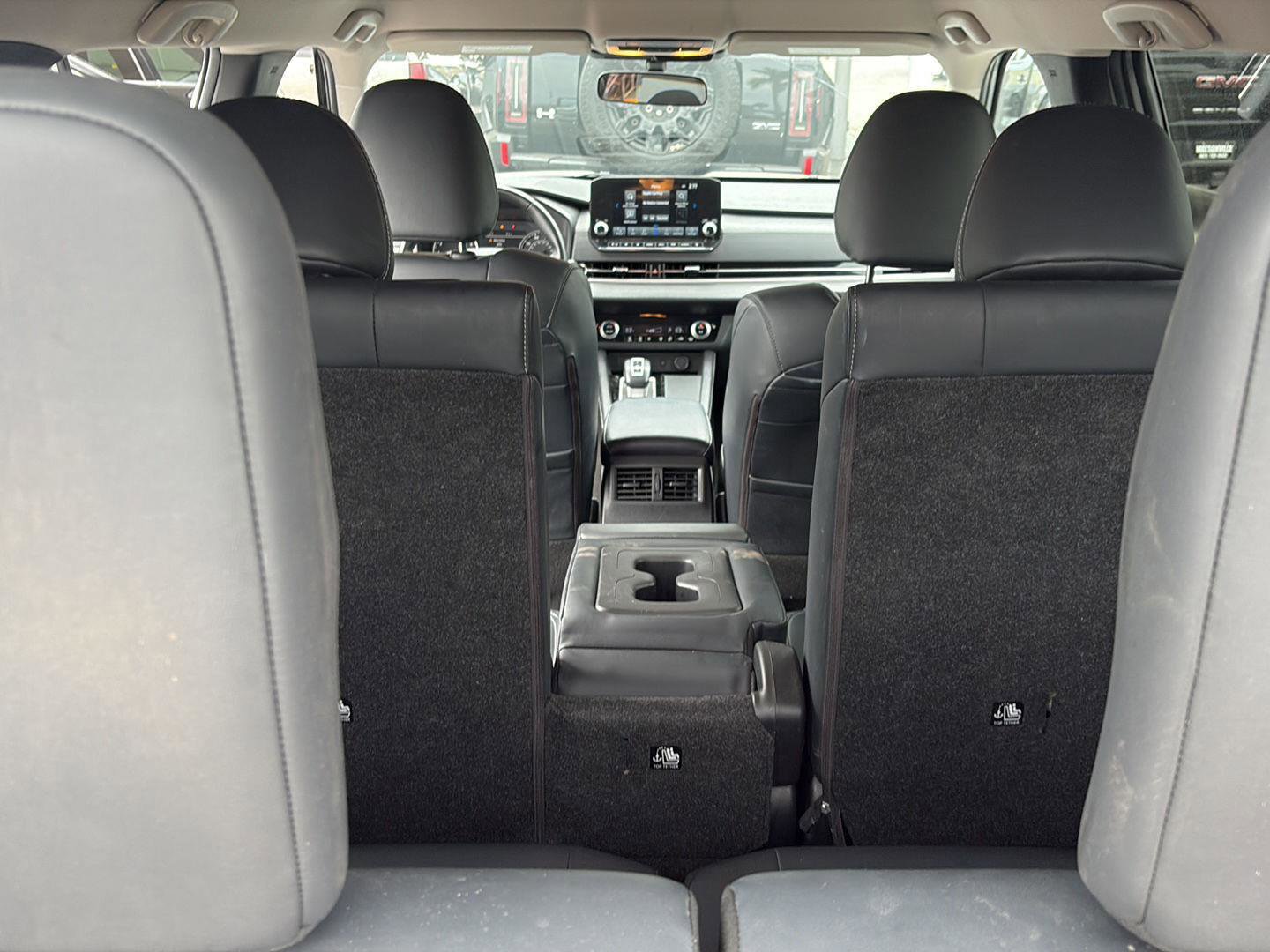 Used 2024 Mitsubishi Outlander SE image 17