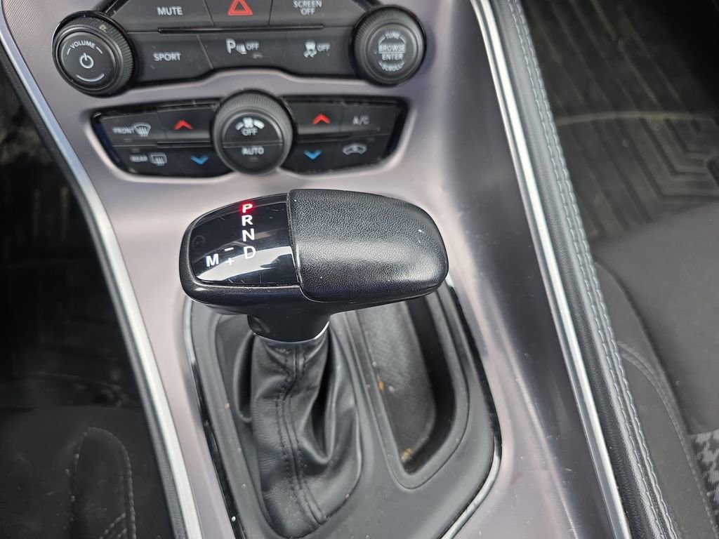Used 2022 Dodge Challenger SXT w/ Driver Convenience Group AWD/4WD image 20