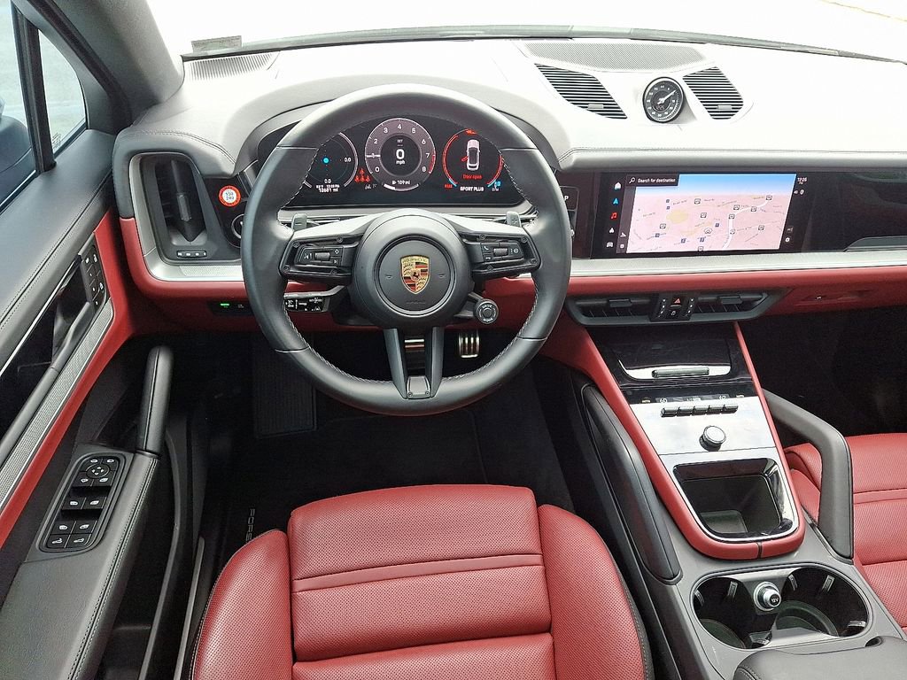 Used 2024 Porsche Cayenne S image 13