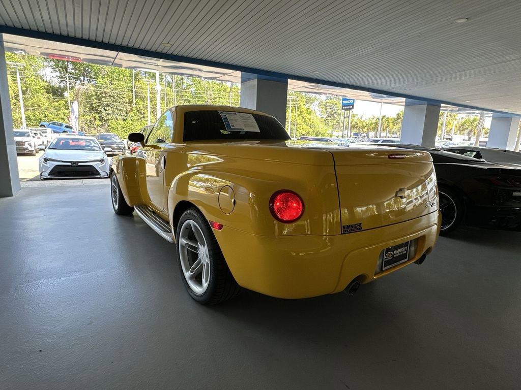 Used 2004 Chevrolet SSR w/ Preferred Equipment Group image 6