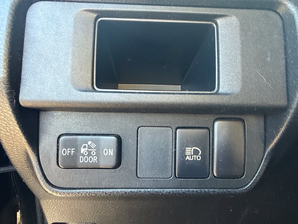 Used 2018 Toyota Tacoma SR RWD image 11