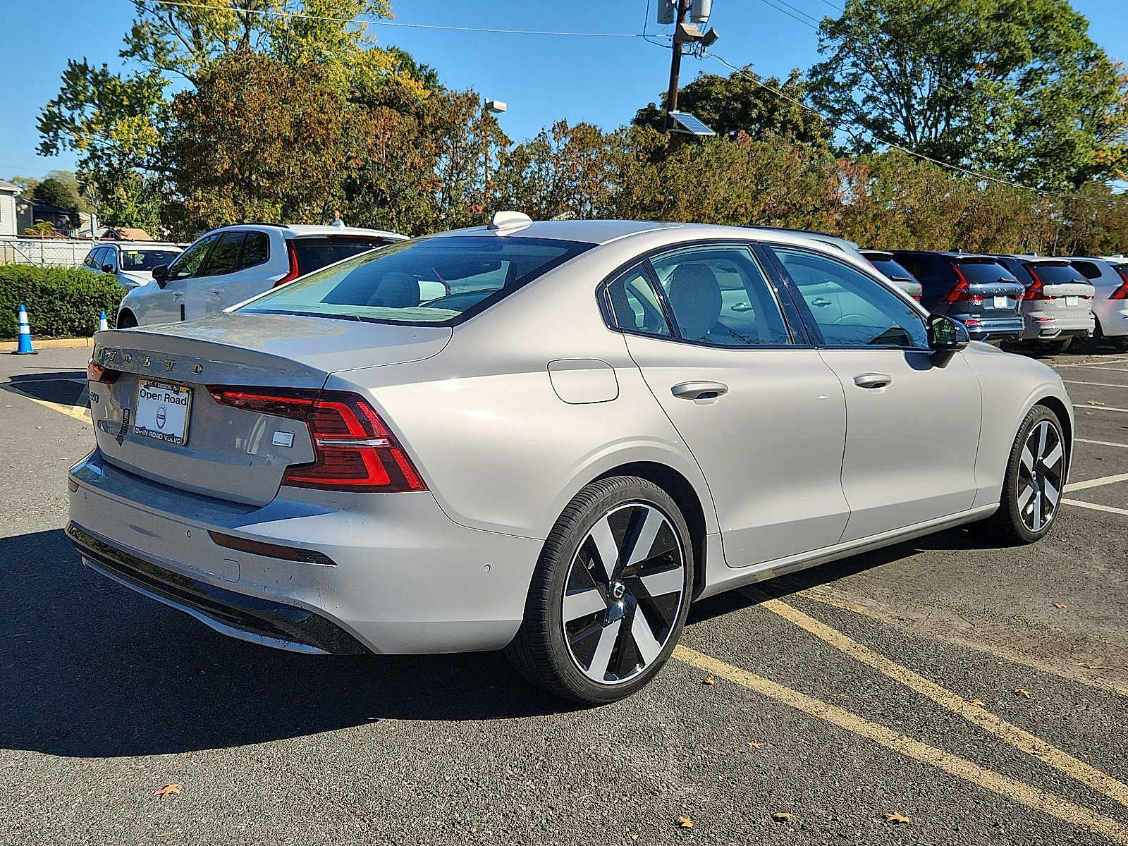 Certified 2024 Volvo S60 T8 Plus AWD/4WD image 6