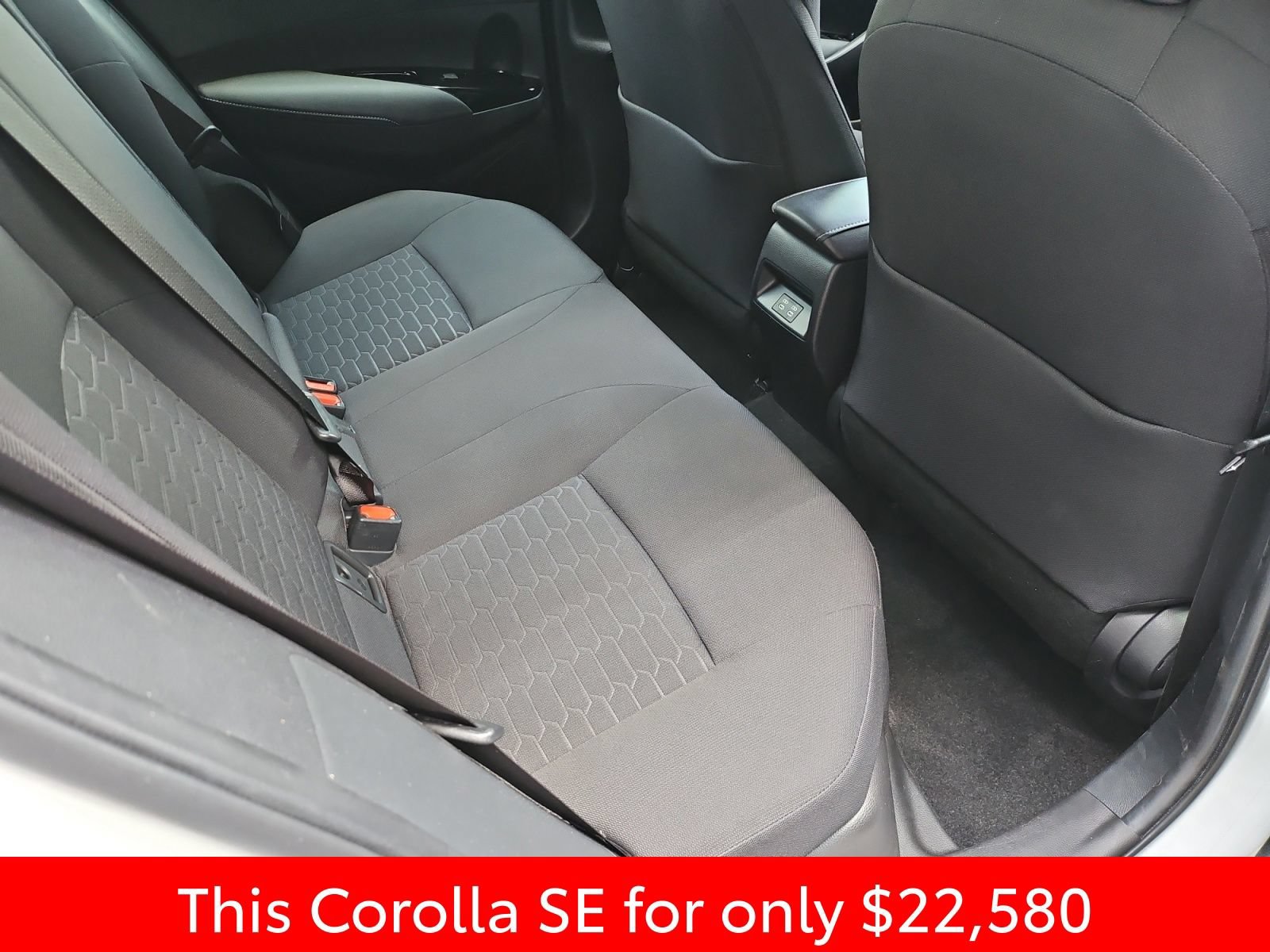 Used 2023 Toyota Corolla SE FWD image 32