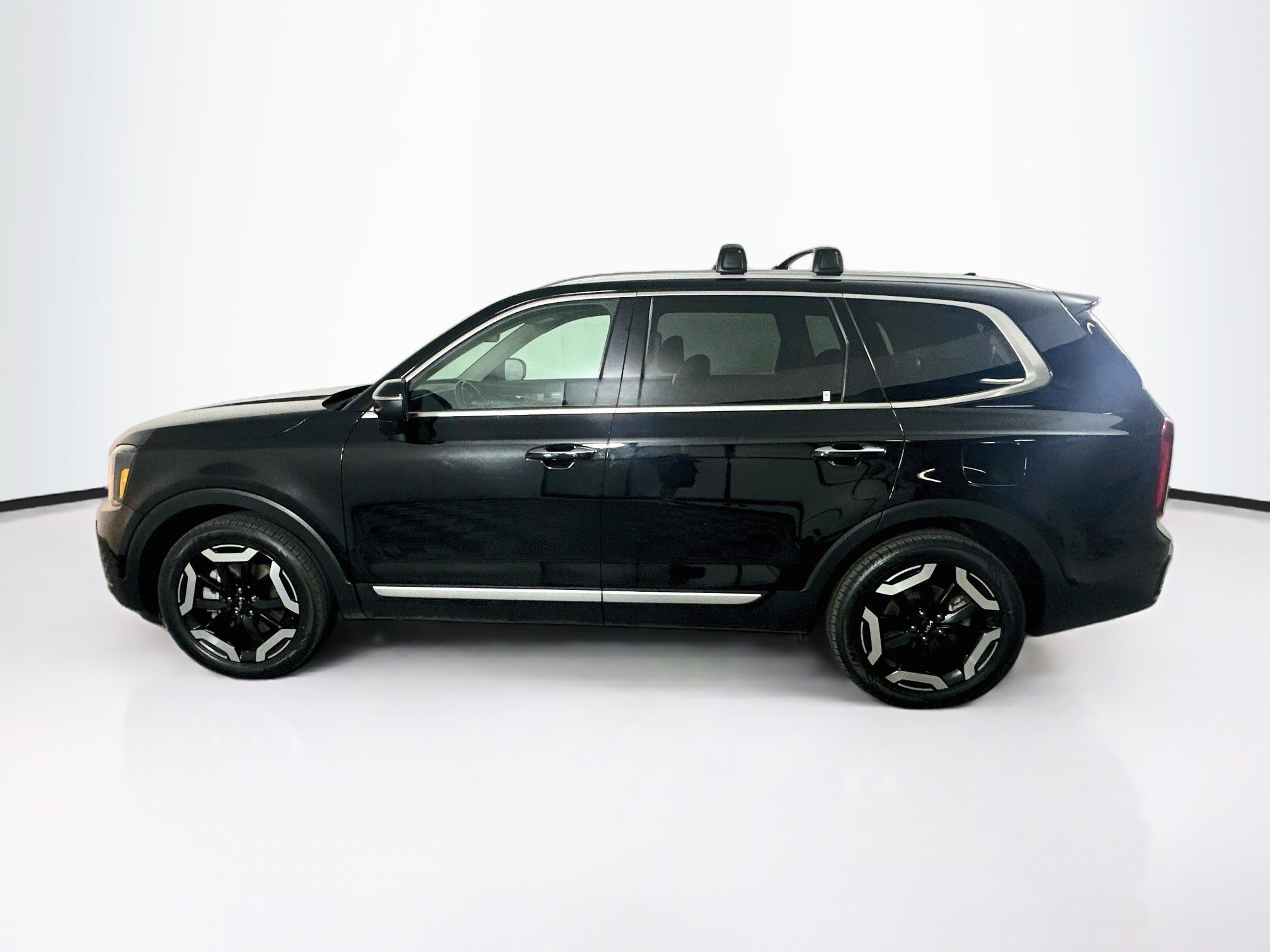 Used 2025 Kia Telluride S AWD/4WD image 4