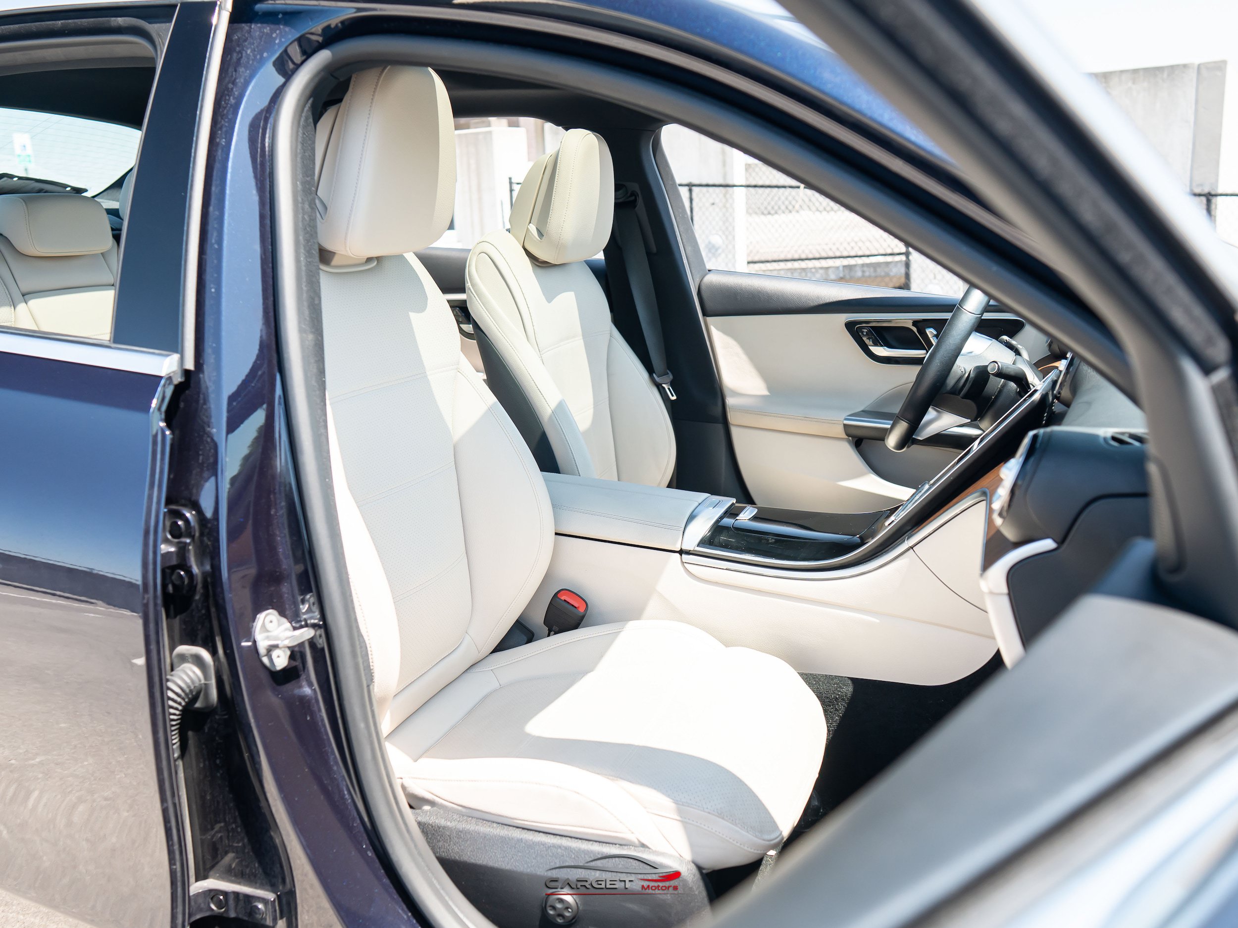 Used 2022 Mercedes-Benz C 300 4MATIC Sedan w/ Exclusive Trim Package image 17