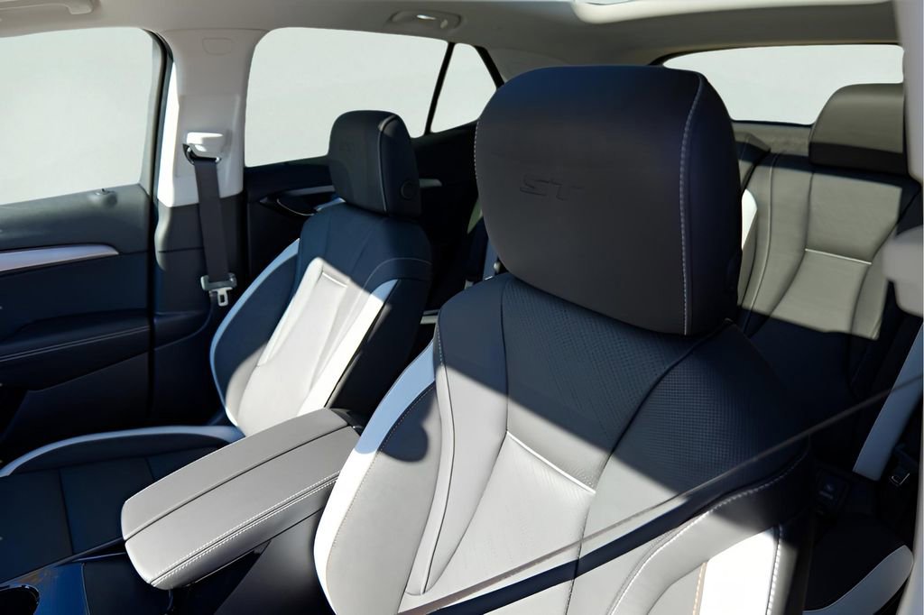 New 2026 Buick Envision Sport Touring image 10