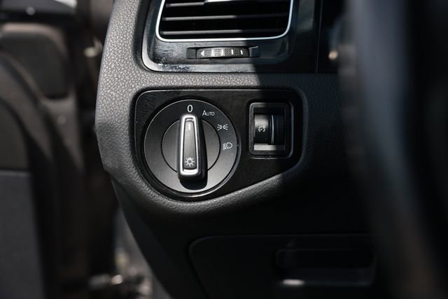 Used 2015 Volkswagen Golf R 4-Door AWD/4WD image 47