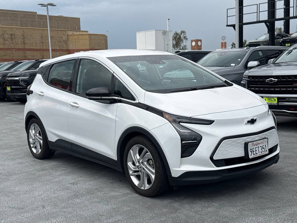 Used 2023 Chevrolet Bolt LT w/ Driver Confidence Package FWD image 3