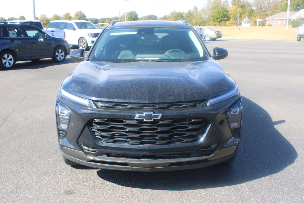Used 2025 Chevrolet Trax ACTIV w/ Driver Confidence Package FWD image 3