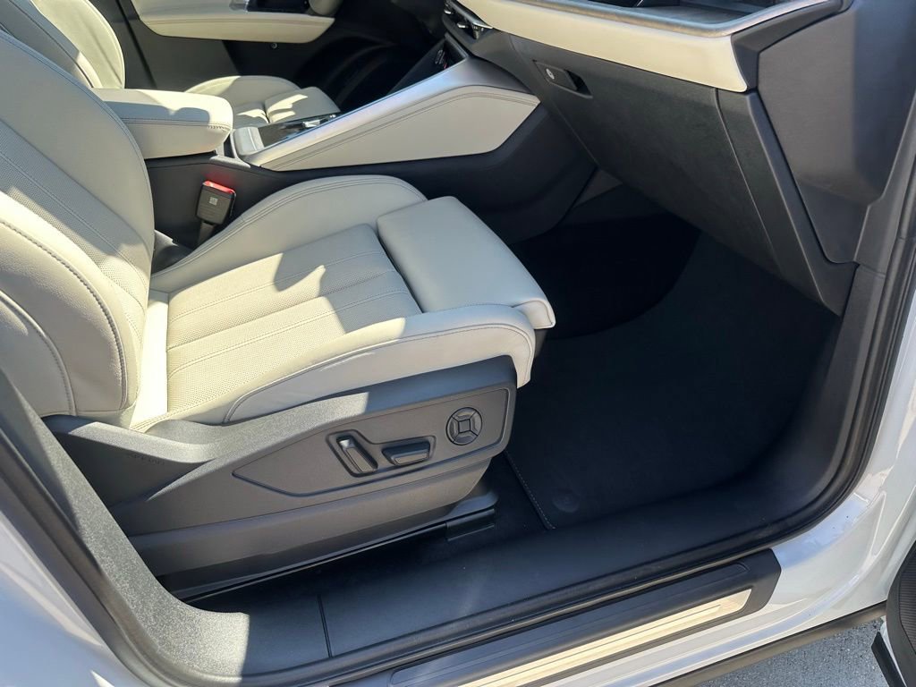 New 2025 Audi Q5 Premium Plus image 28