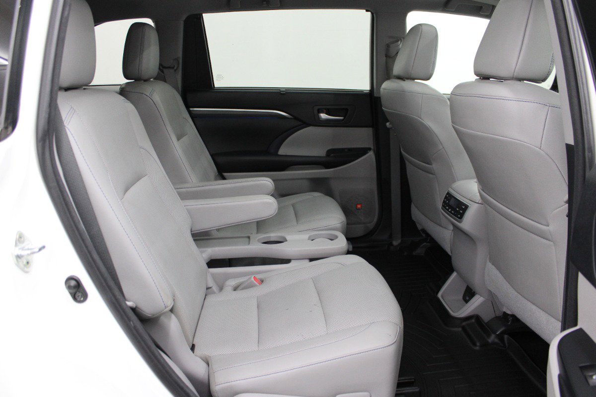 Used 2017 Toyota Highlander Limited Platinum AWD/4WD image 13