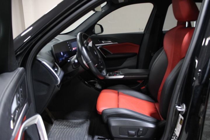 Used 2024 BMW X1 xDrive28i AWD/4WD image 13