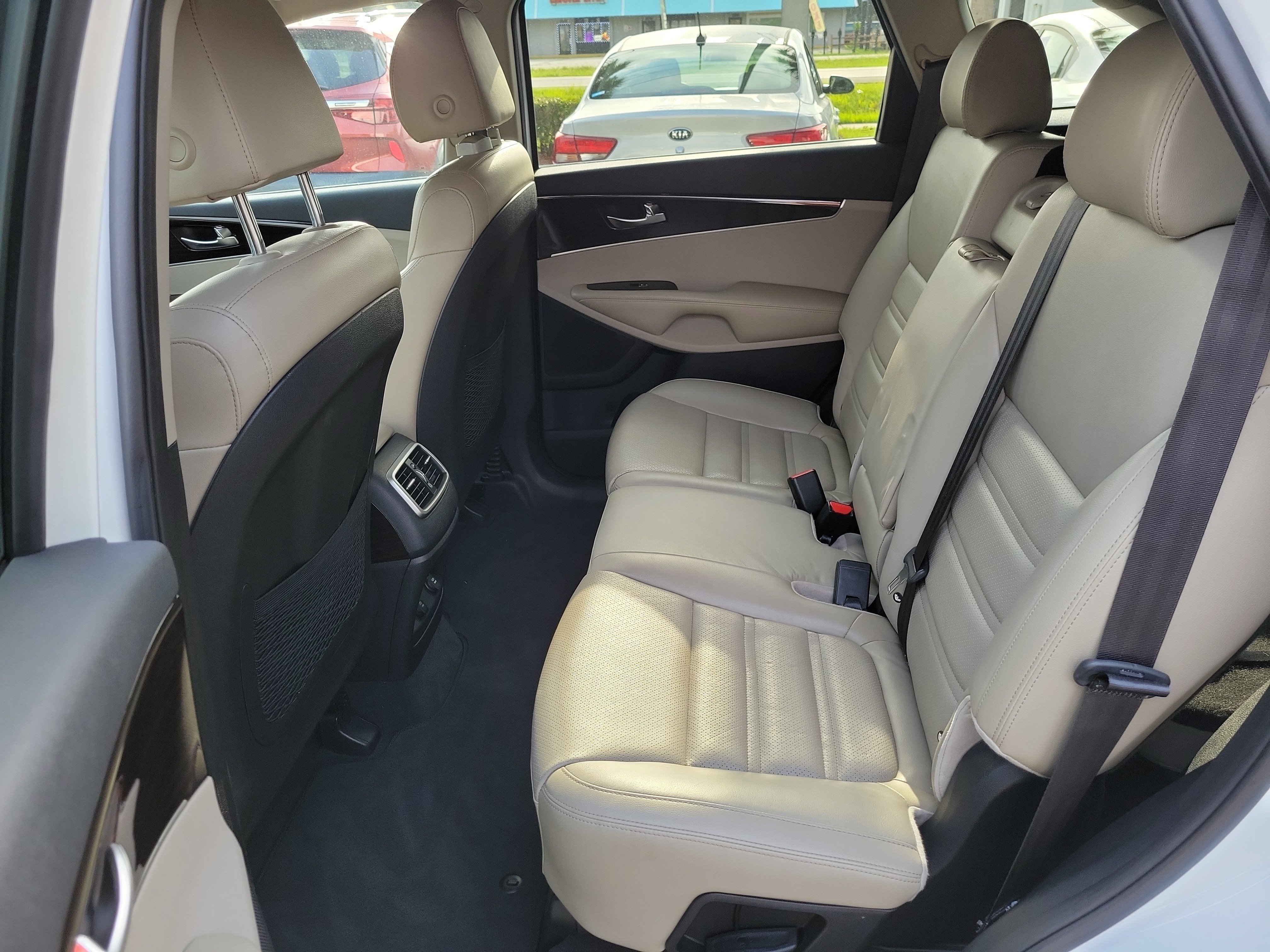 Used 2019 Kia Sorento EX AWD/4WD image 16