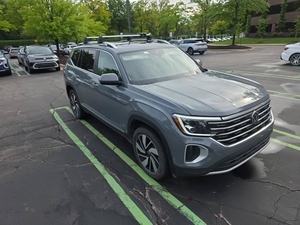 Used 2026 Volkswagen Atlas SEL AWD/4WD image 2