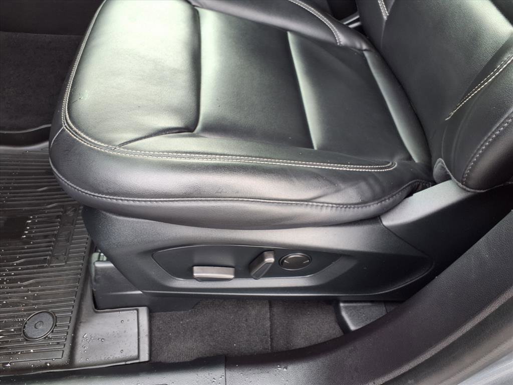 Used 2022 Ford Explorer XLT w/ Equipment Group 202A image 16