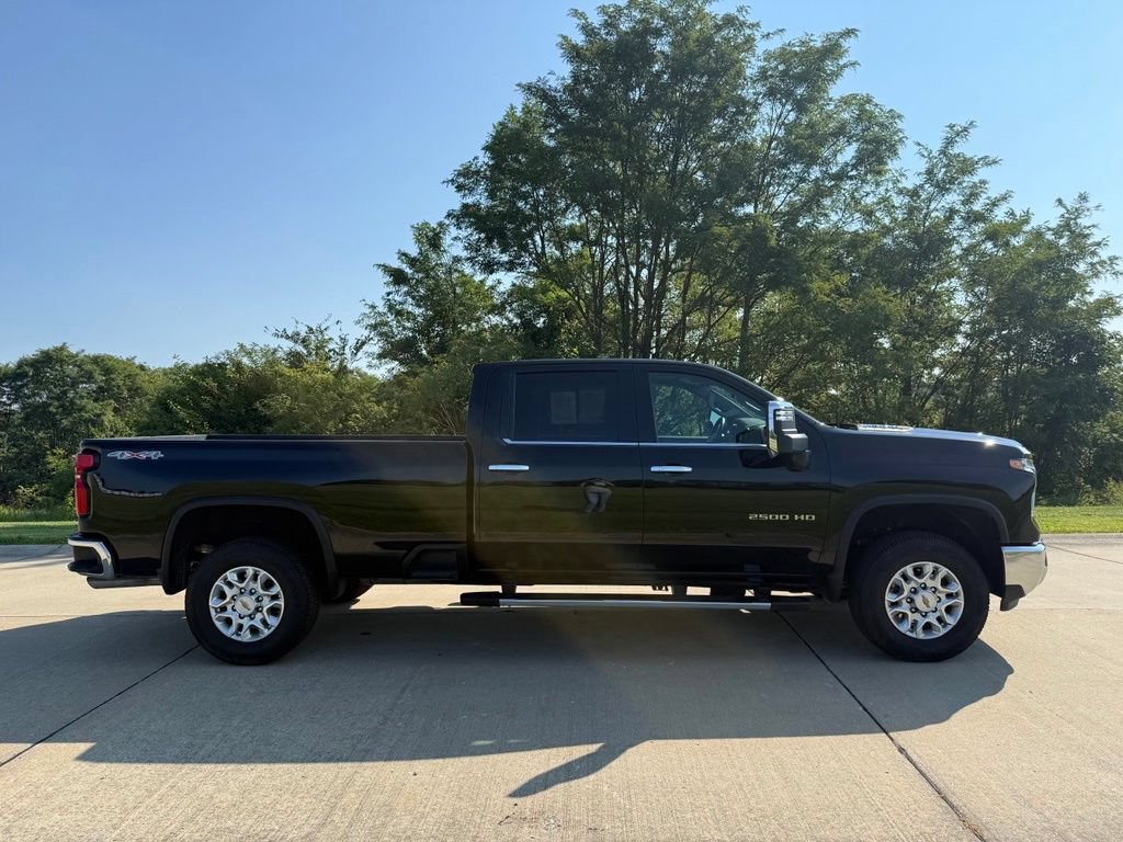 Used 2026 Chevrolet Silverado 2500 LTZ w/ LTZ Premium Package AWD/4WD image 2