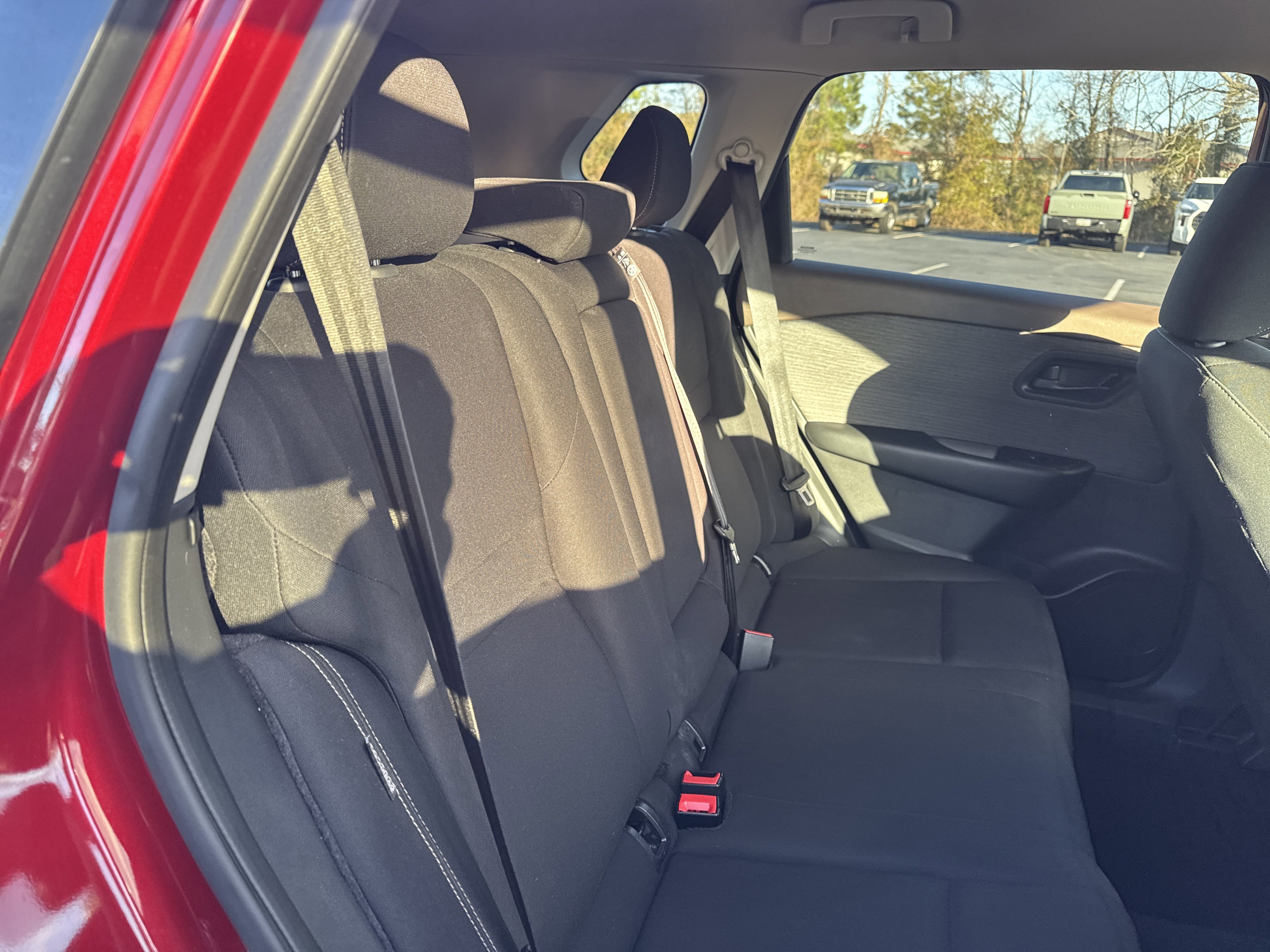 Used 2023 Nissan Rogue S image 30